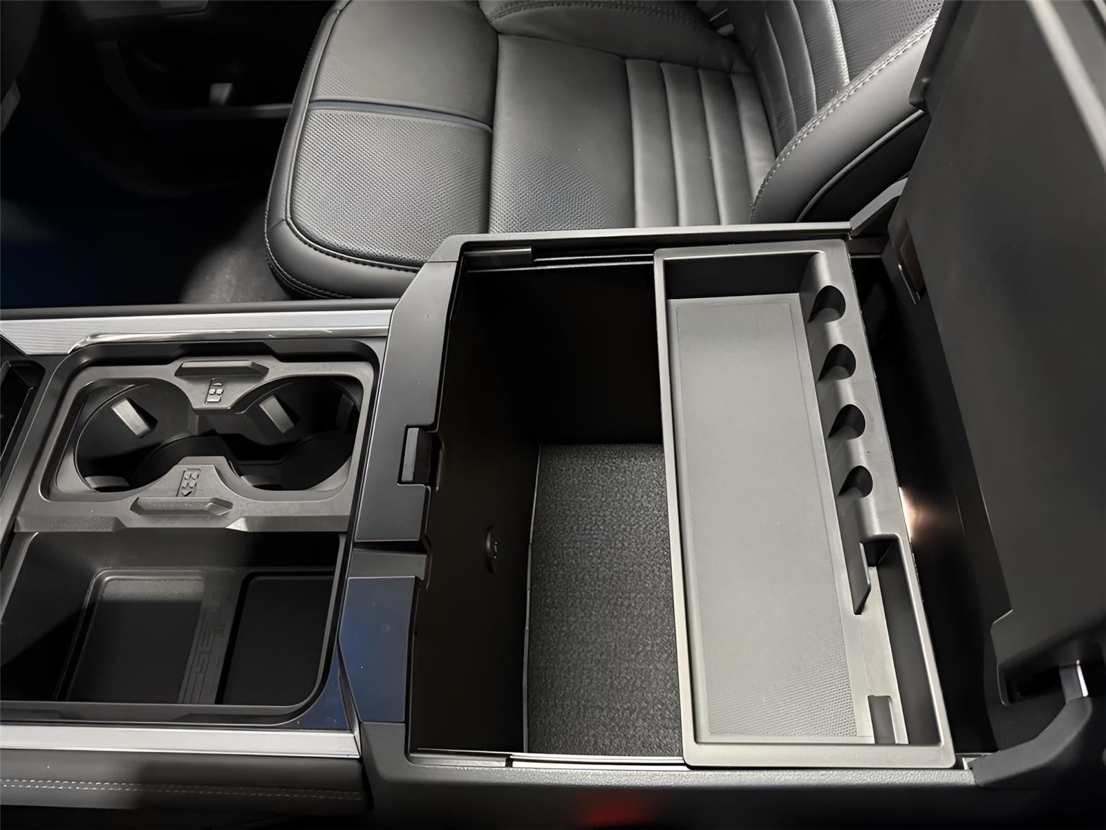 2025 Ford Super Duty F-250 Platinum