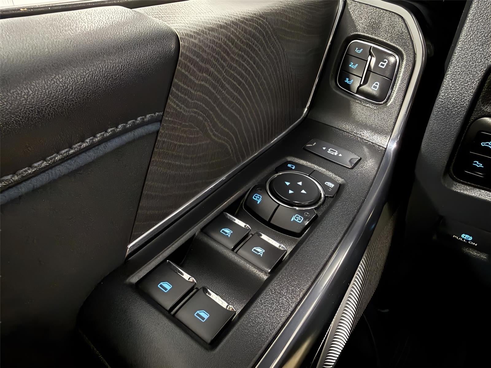 2025 Ford Super Duty F-250 Platinum