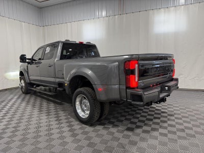2025 Ford Super Duty F-450 DRW Platinum